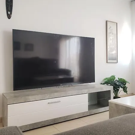 Apartmán Atico Moderno,900m De La Playa
